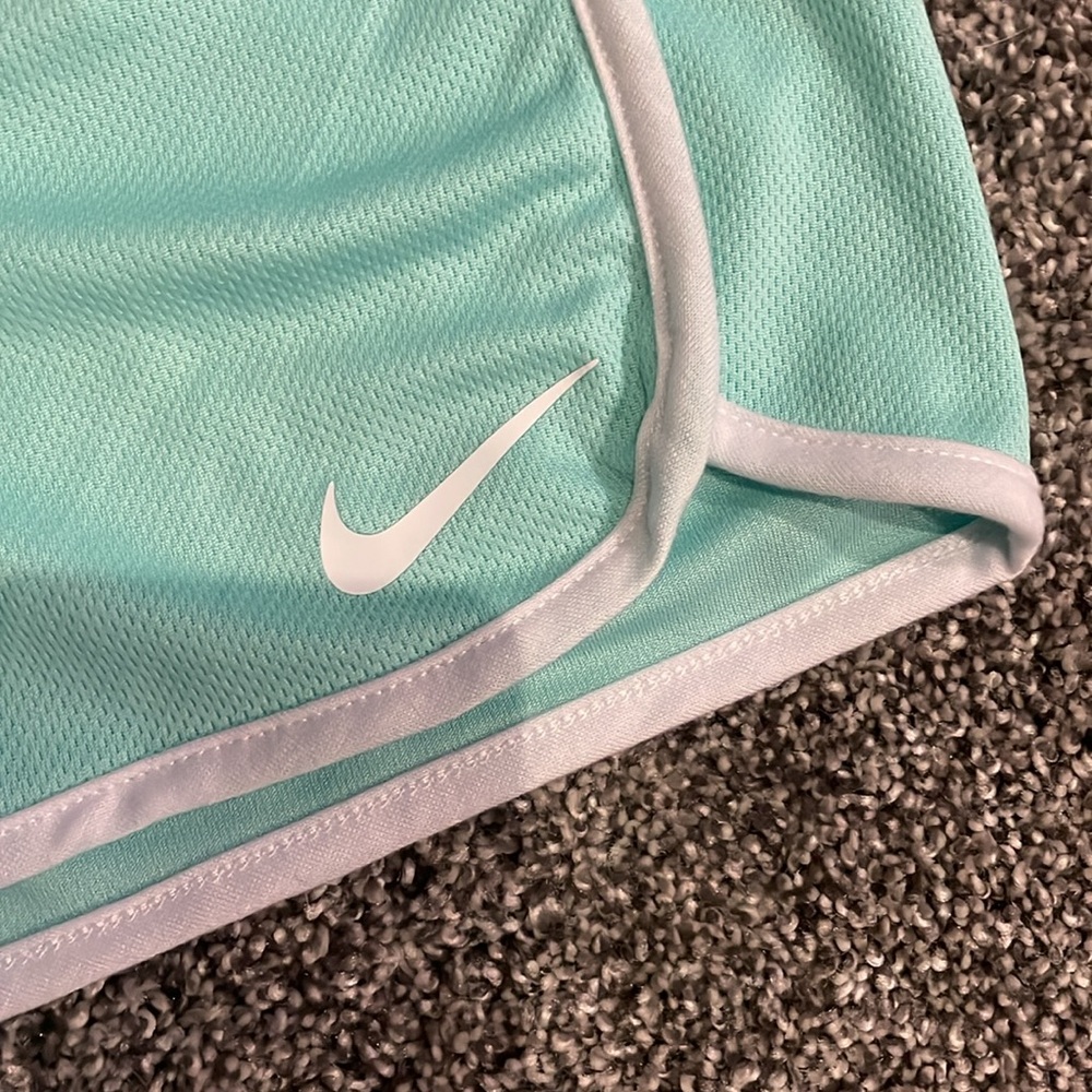 NEW! NIKE RUSSELL WILSON 3BRAND 2-PIECE SHORTS AND T-SHIRT SET. SIZE SMALL. - Picture 4 of 10